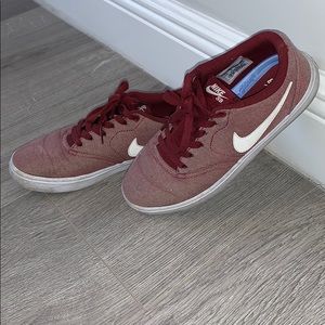 Nike SB denim red sneaker